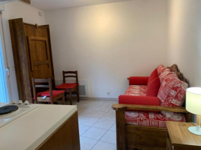 Studio cosy proche télécabine et thermes, balcon ombragé, wifi inclus, animaux acceptés - FR-1-512-125